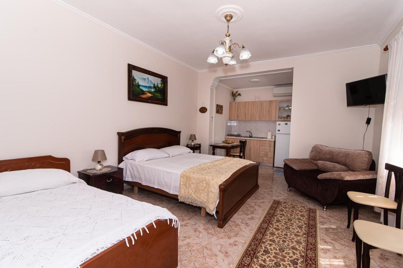 Erla'S Apartment Tiranë Ngoại thất bức ảnh